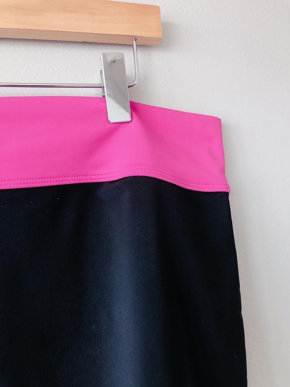 Lole Black Skirt with Pink Waistband Women's Active Skirt swimsuit coverup - Picture 10 of 12